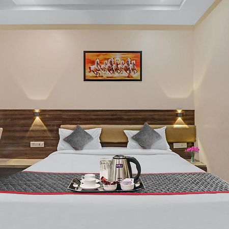 Townhouse 1150 Hotel Dayal Palace Chinhat Exterior foto