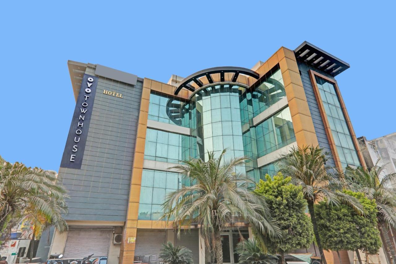 Townhouse 1150 Hotel Dayal Palace Chinhat Exterior foto