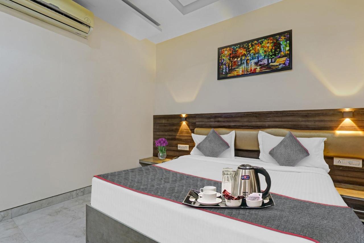 Townhouse 1150 Hotel Dayal Palace Chinhat Exterior foto