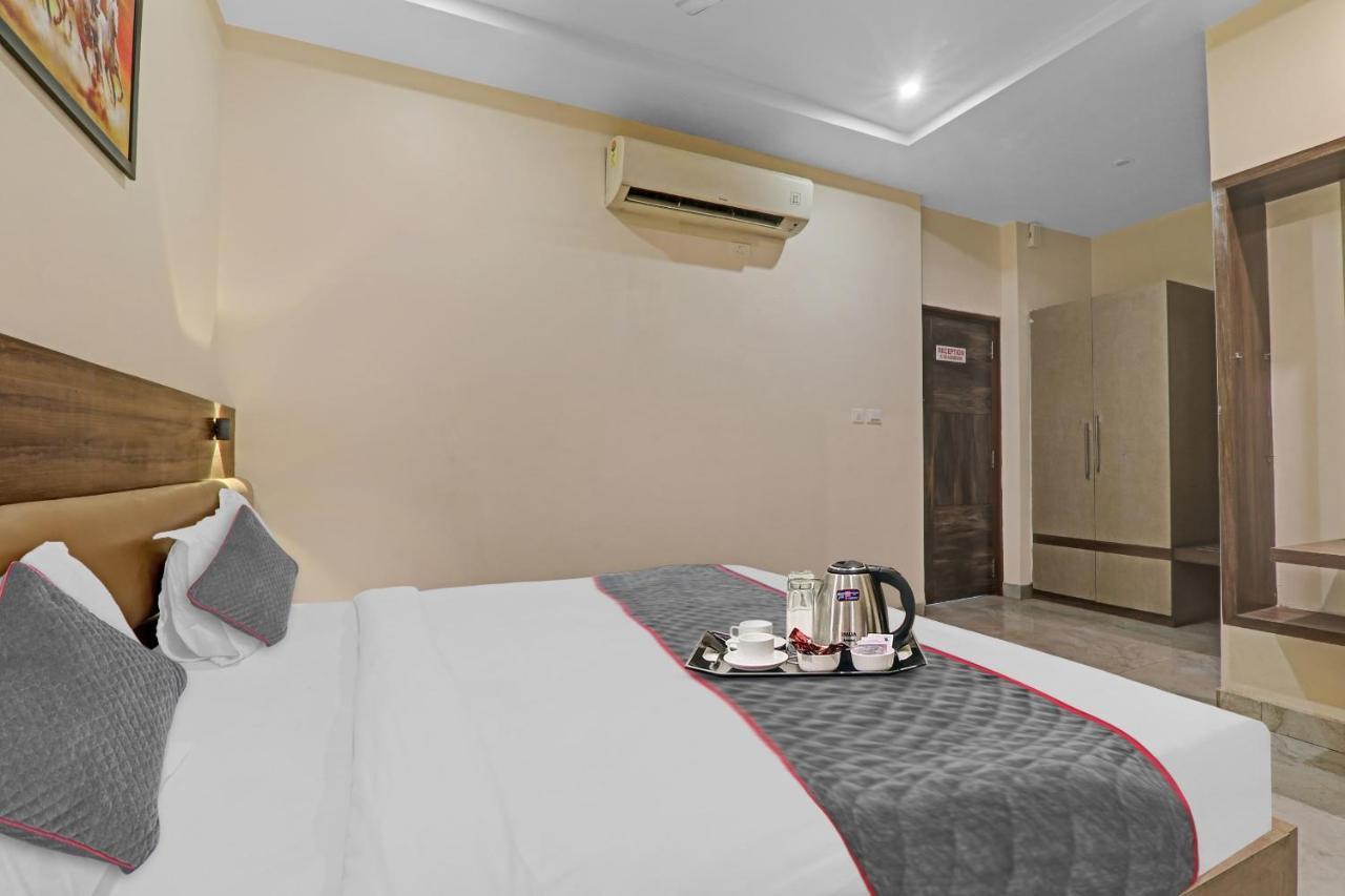 Townhouse 1150 Hotel Dayal Palace Chinhat Exterior foto