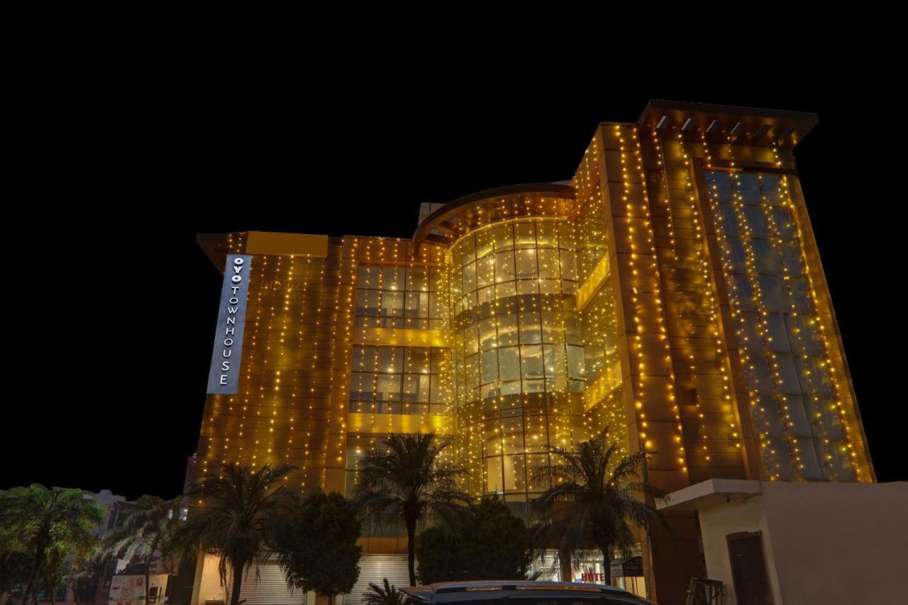 Townhouse 1150 Hotel Dayal Palace Chinhat Exterior foto