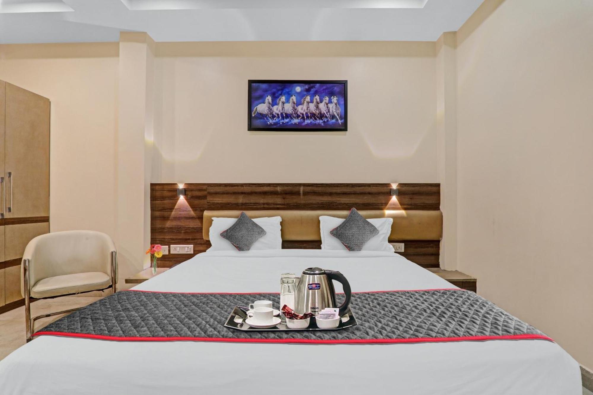 Townhouse 1150 Hotel Dayal Palace Chinhat Exterior foto