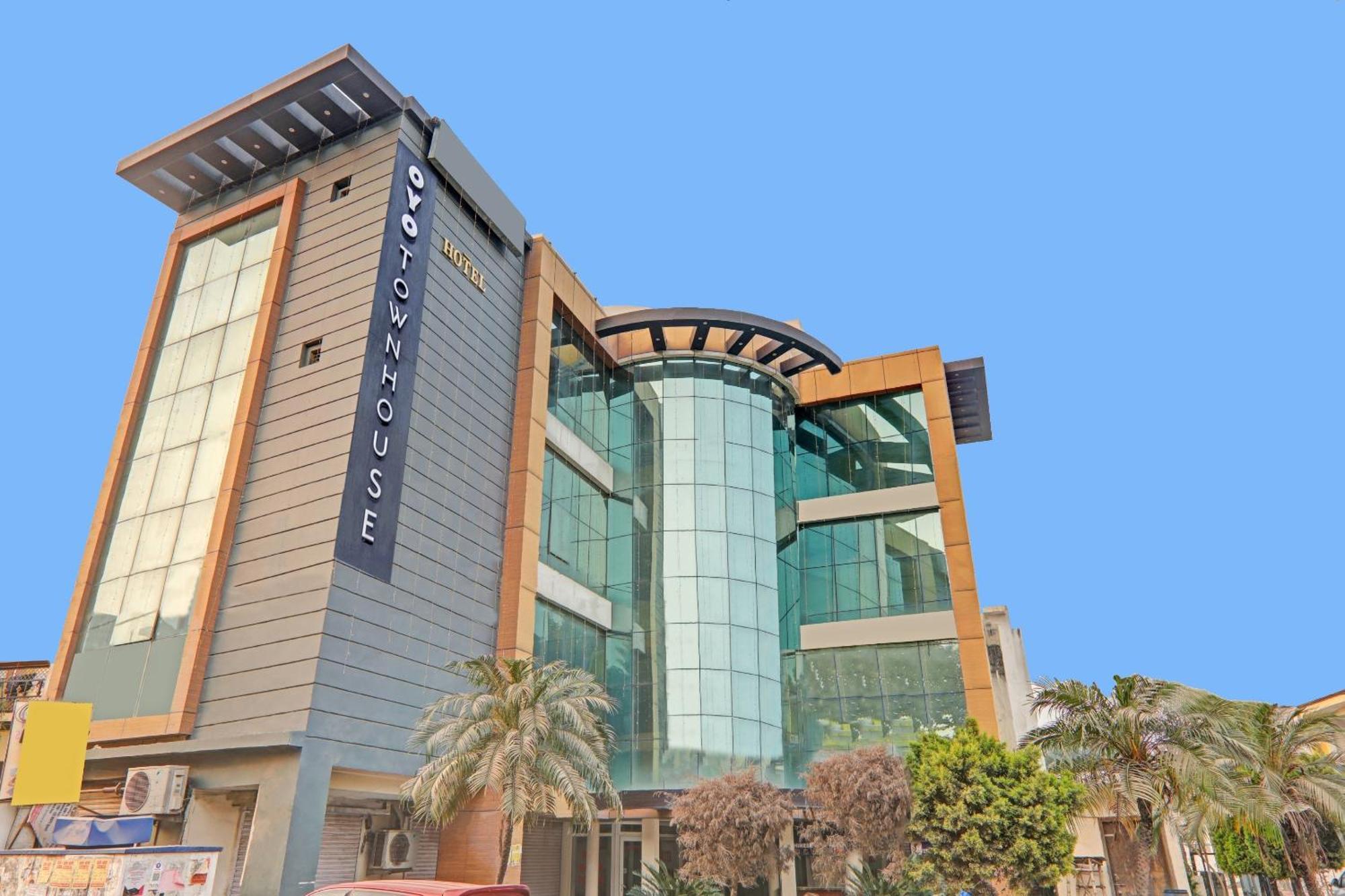 Townhouse 1150 Hotel Dayal Palace Chinhat Exterior foto