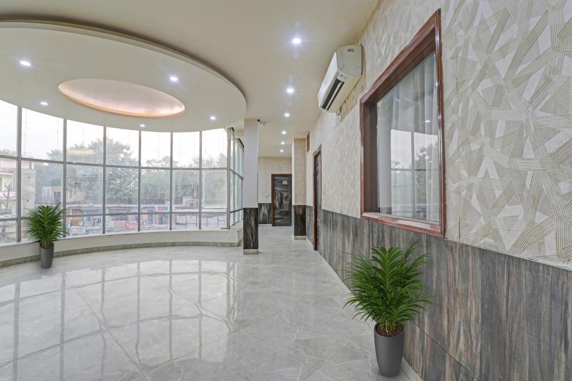 Townhouse 1150 Hotel Dayal Palace Chinhat Exterior foto