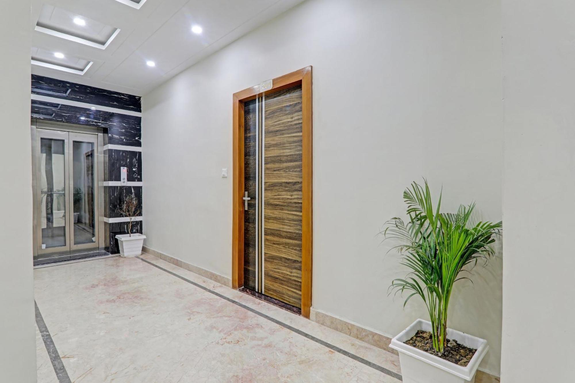 Townhouse 1150 Hotel Dayal Palace Chinhat Exterior foto